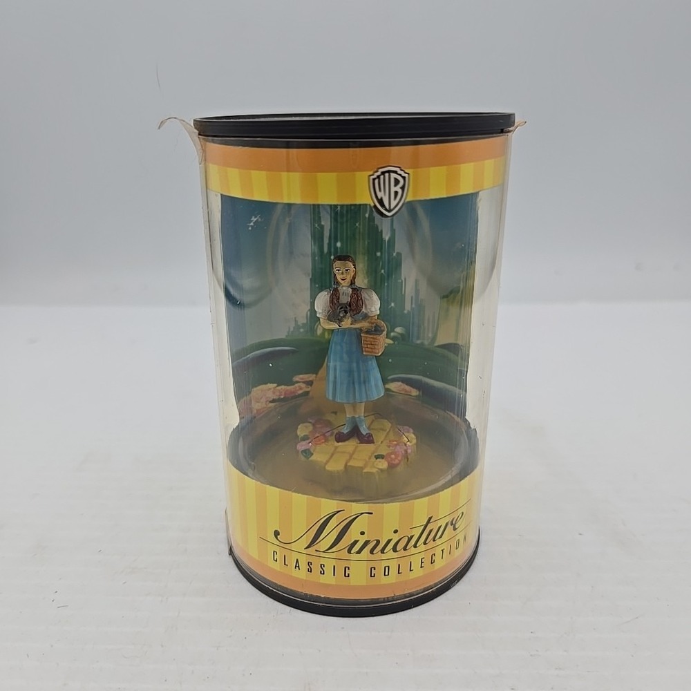 Wizard of Oz Miniature Classic Collection,‎ Dorothy and Toto, Item 13 of 18